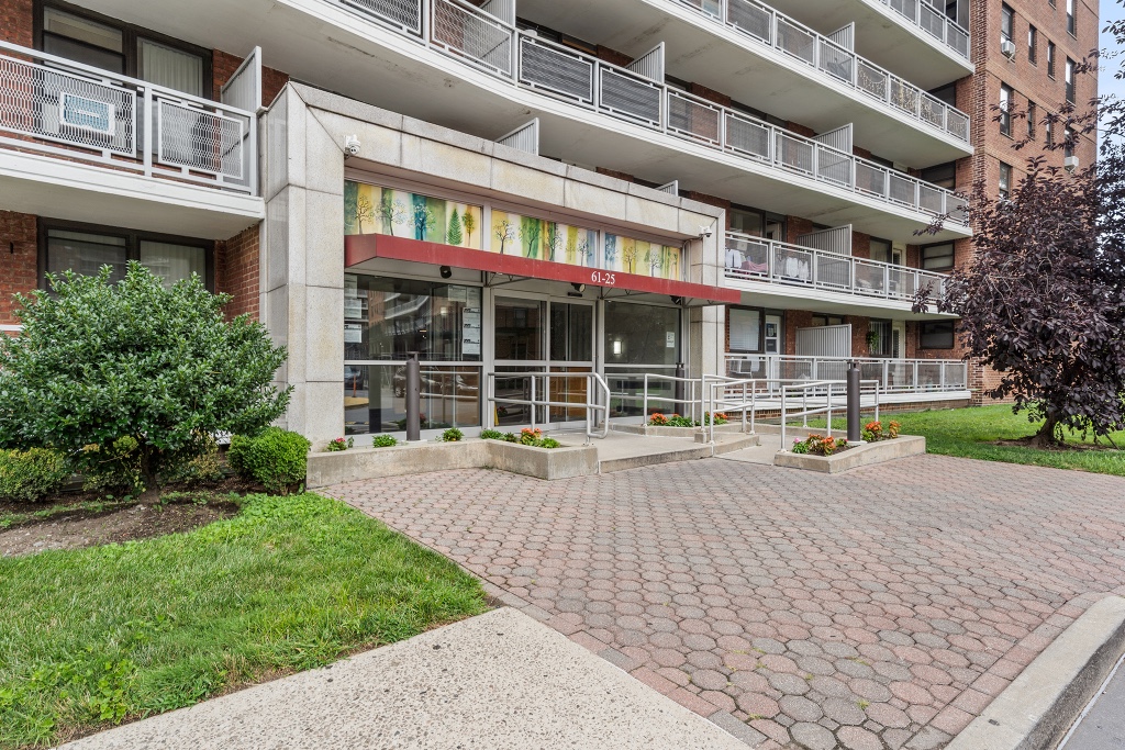 61-25 98th Street 9F Forest Hills Queens NY 11374