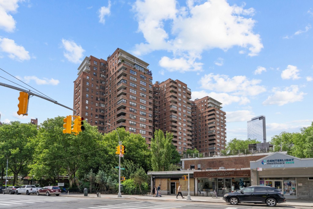 385 Grand Street L1101 Lower East Side New York NY 10002