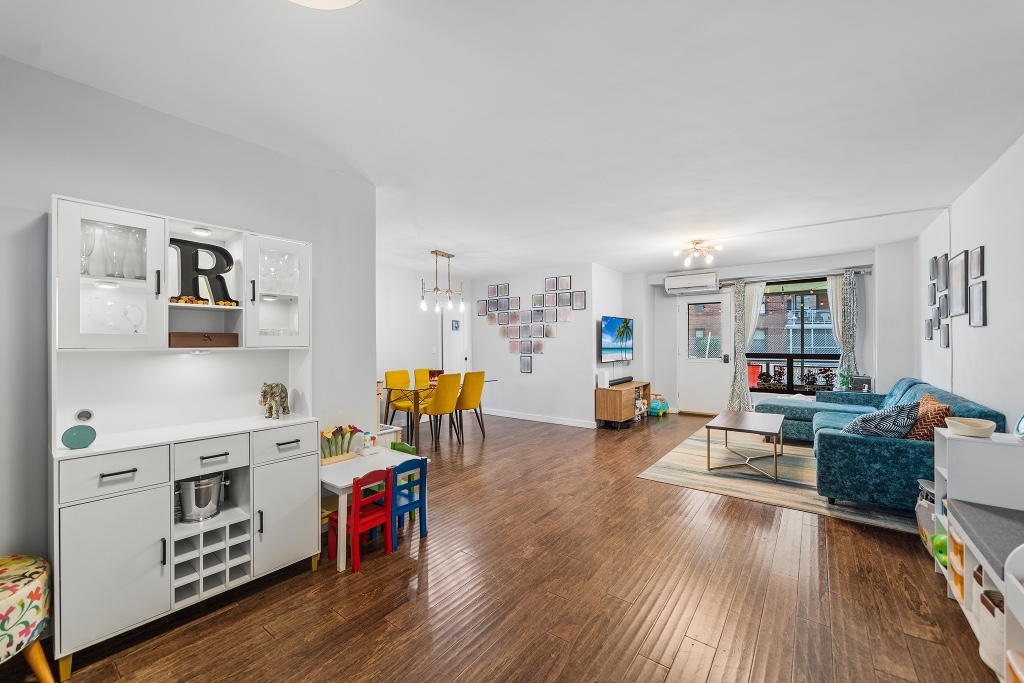 61-35 98th Street 1J Forest Hills Queens NY 11374