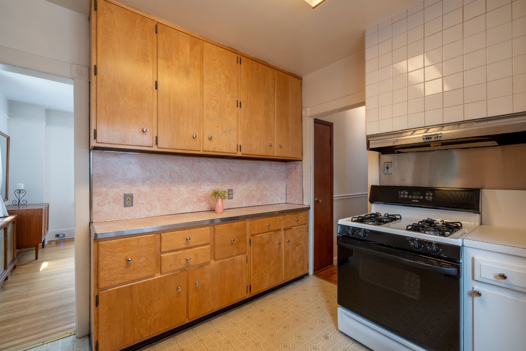 414 East 239th Street Woodlawn Bronx NY 10470