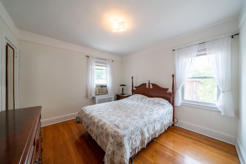 414 East 239th Street Woodlawn Bronx NY 10470