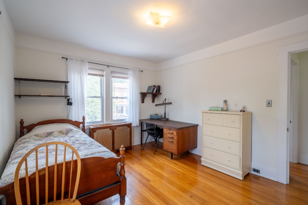 414 East 239th Street Woodlawn Bronx NY 10470