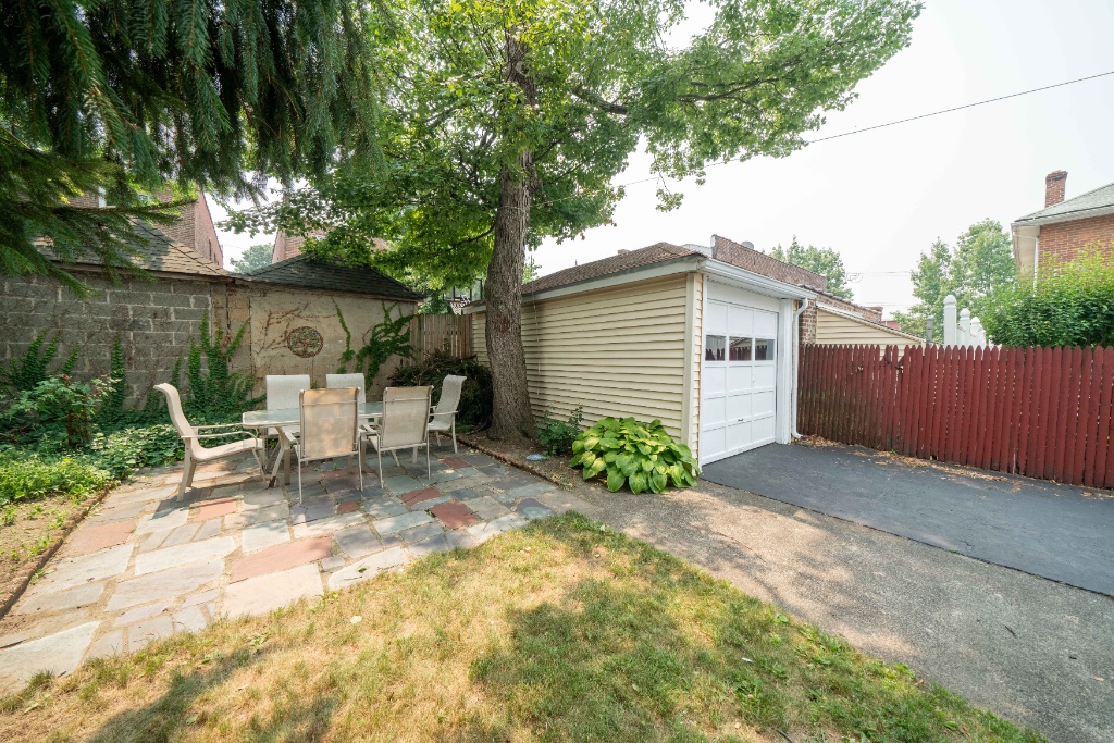 414 East 239th Street Woodlawn Bronx NY 10470