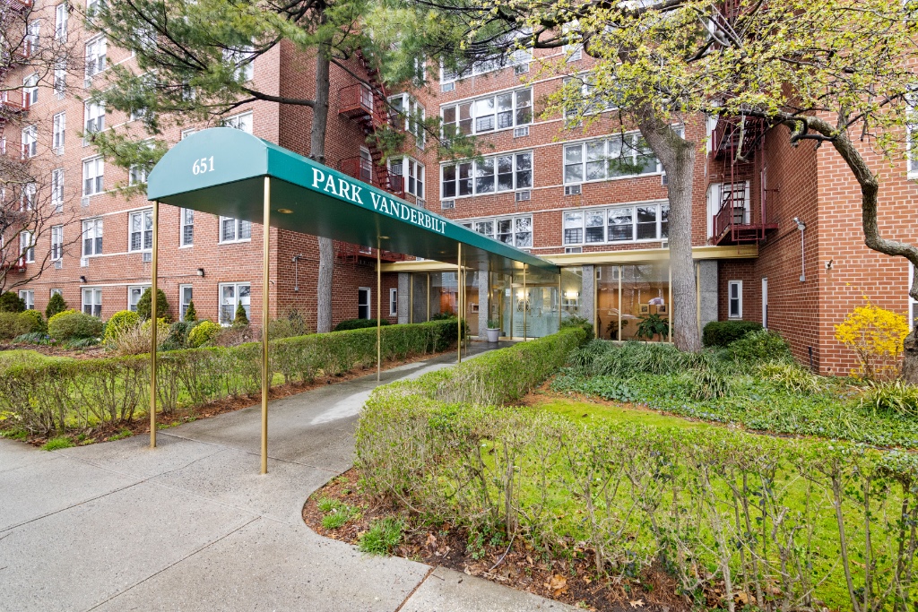 651 Vanderbilt Street 2P Windsor Terrace Brooklyn NY 11218