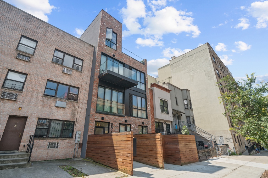 682 Willoughby Avenue 3F Stuyvesant Heights Brooklyn NY 11206