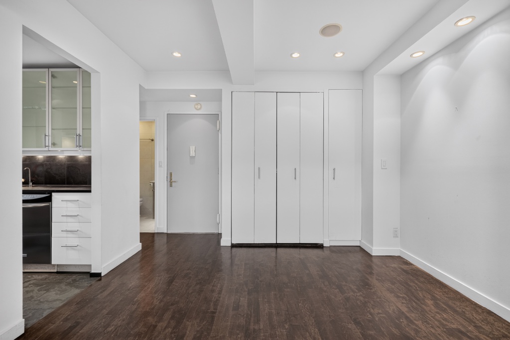 61 East 77th Street Upper East Side New York NY 10075