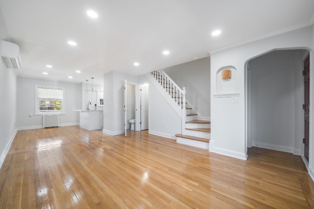 20-17 26th Street Steinway-Ditmars Queens NY 11105
