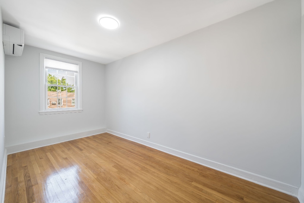 20-17 26th Street Steinway-Ditmars Queens NY 11105