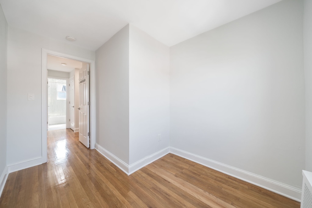 20-17 26th Street Steinway-Ditmars Queens NY 11105