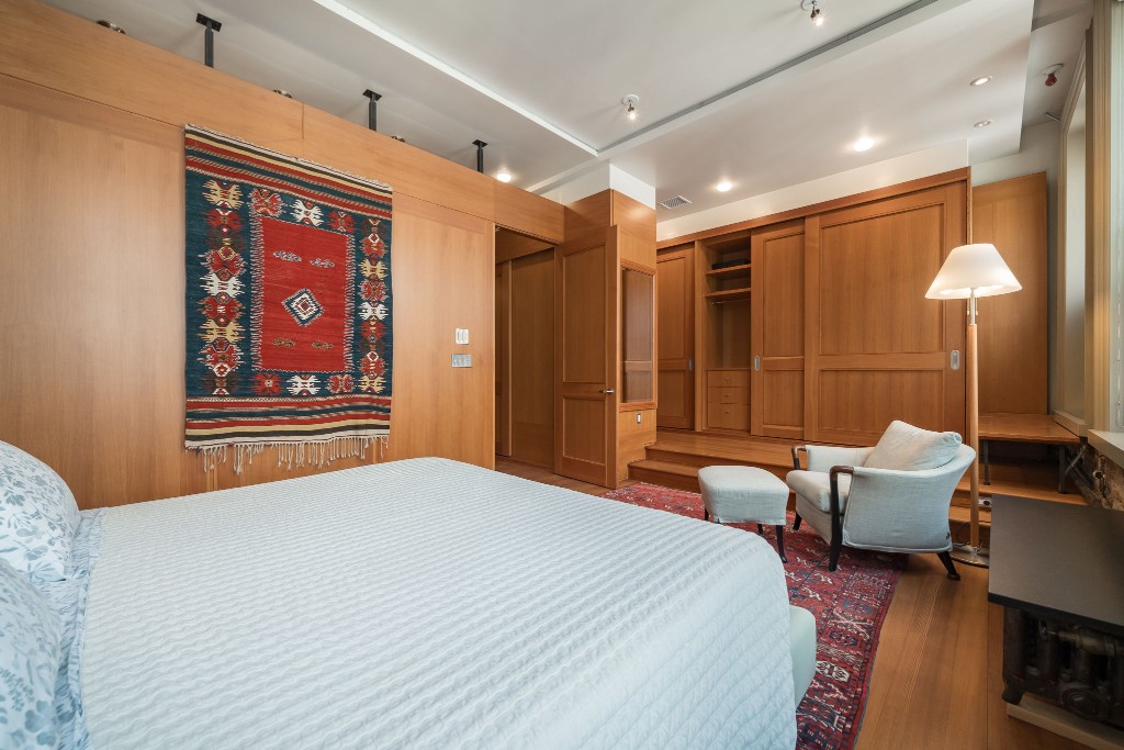 56 East 11th Street 8 Greenwich Village New York NY 10003