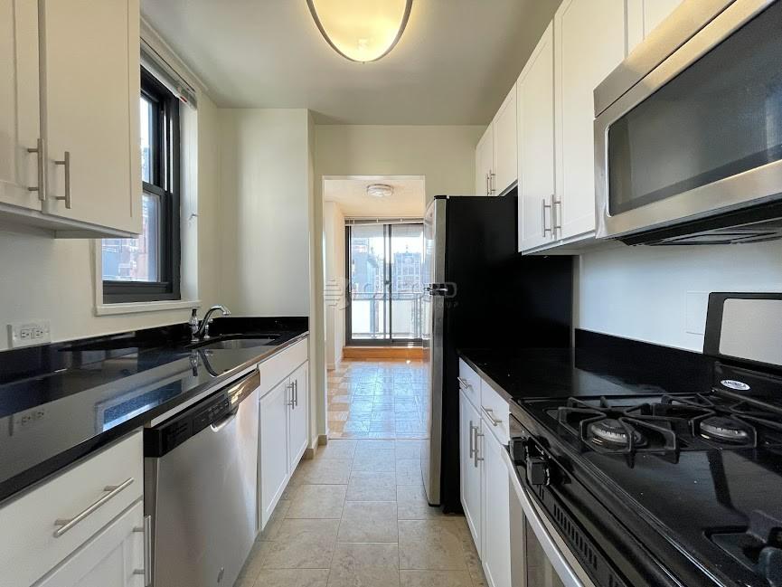 151 East 31st Street, New York, NY - 5,800 USD/ month
