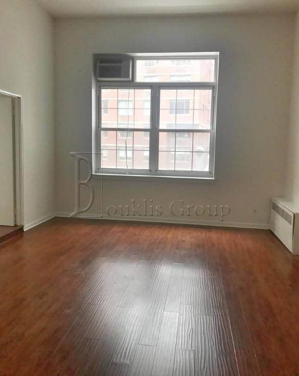Nyc Real Estate No Fee Rentals Luxury Manhattan Apartments Best Priced Juliette Balcony Utilities Included No Fee