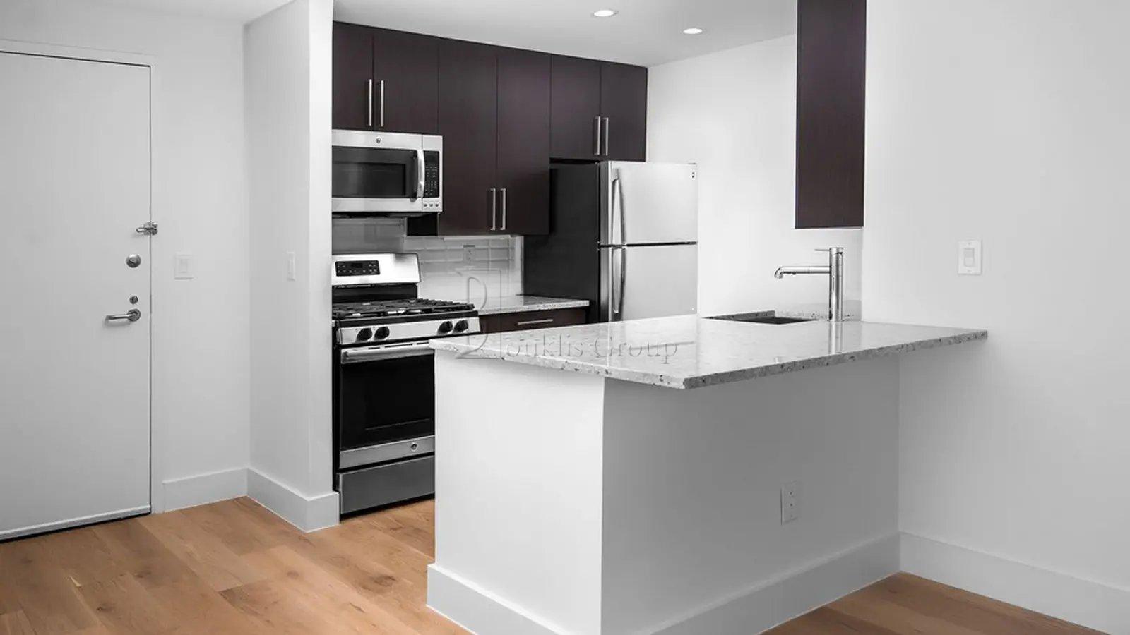 70 BATTERY PLACE, manhattan, NY - 6,994 USD/ month