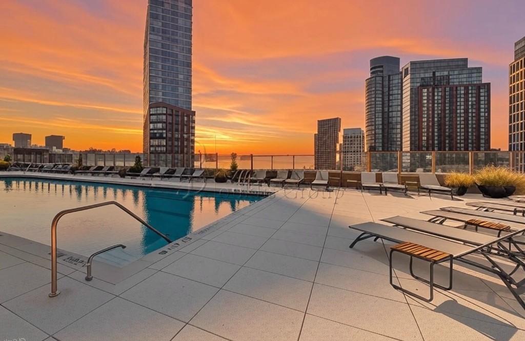 2-21 Malt Drive, Long Island City, NY - 6,800 USD/ month