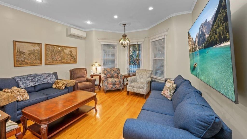 8210 Fort Hamilton Parkway Bay Ridge Brooklyn NY 11209