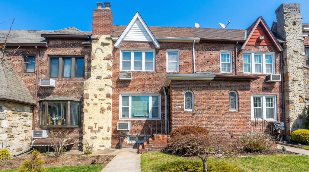 64-61 82nd Place Middle Village Queens NY 11379