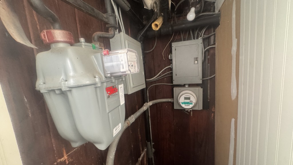 64-61 82nd Place Middle Village Queens NY 11379