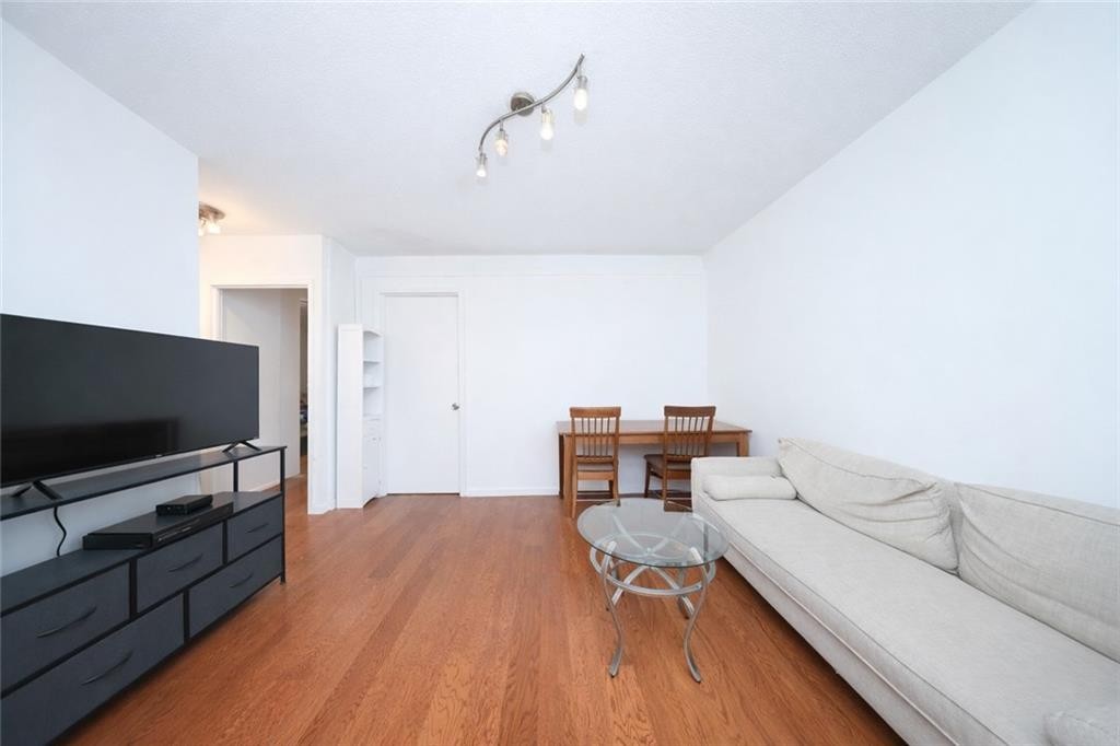 301 East 45th Street 9A Turtle Bay New York NY 10017