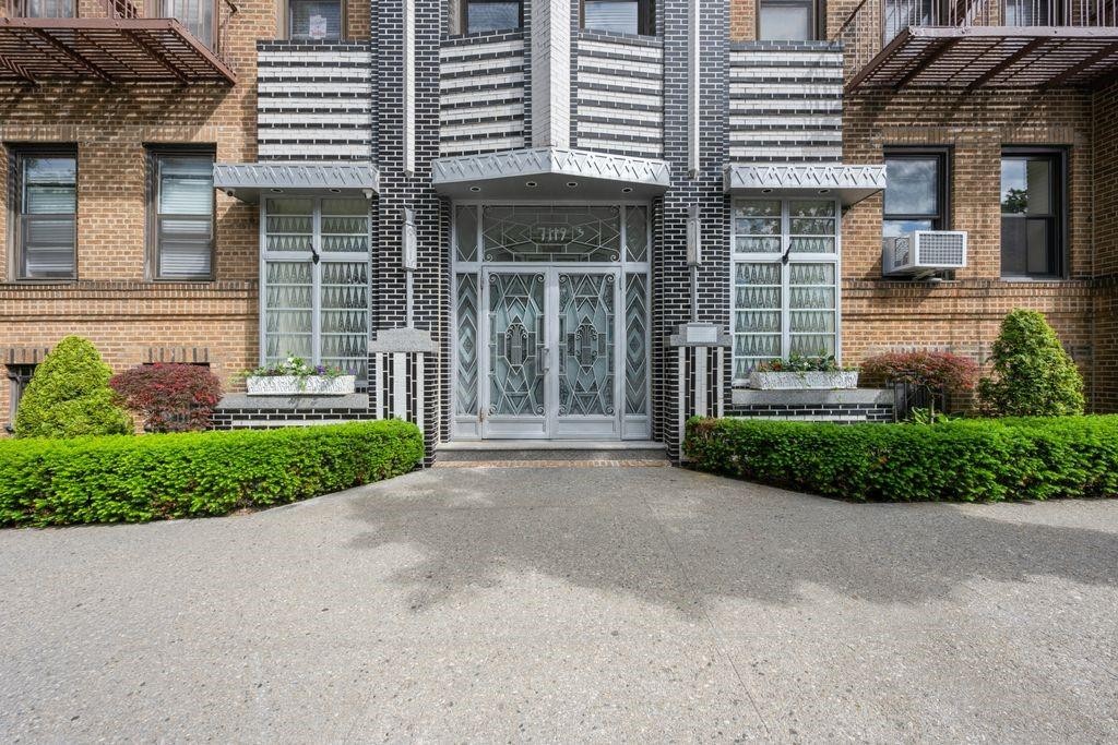 7119 Shore Road 6H Bay Ridge Brooklyn NY 11209