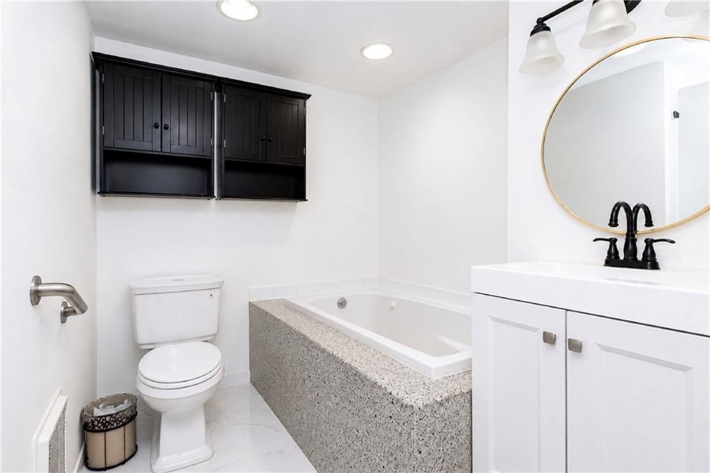 84-39 153rd Avenue 6B Lindenwood Queens NY 11414