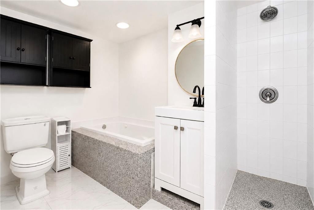 84-39 153rd Avenue 6B Lindenwood Queens NY 11414