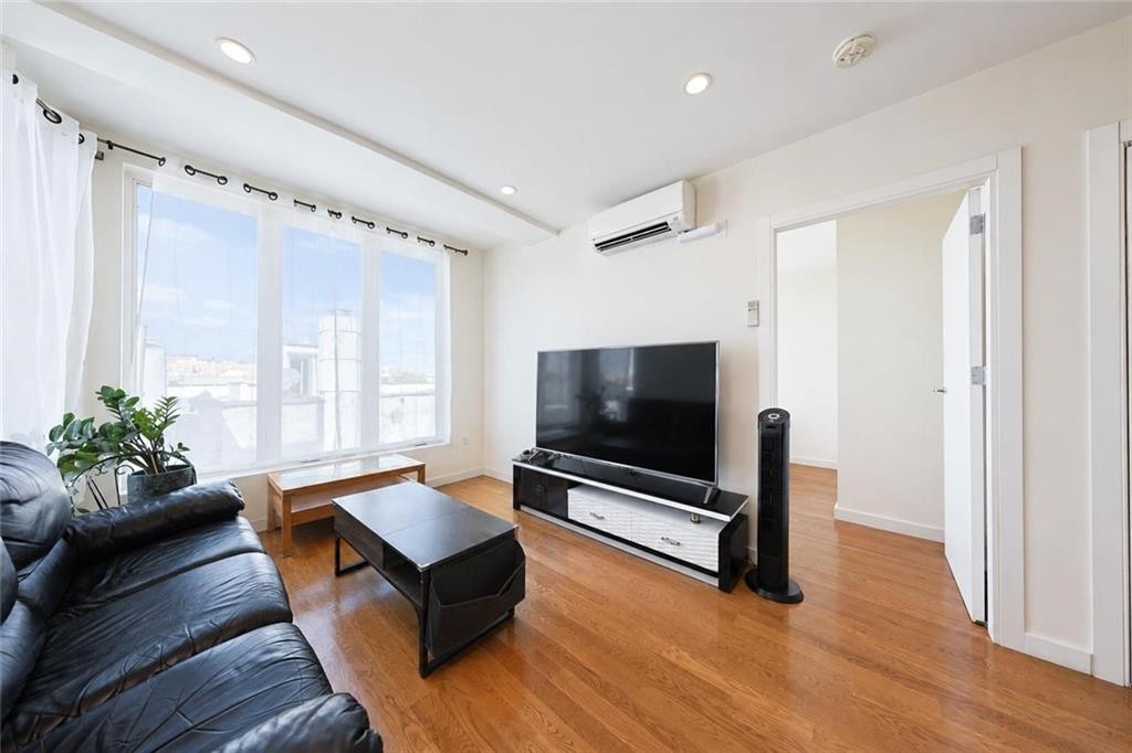 8629 Bay Parkway 5G Gravesend Brooklyn NY 11214
