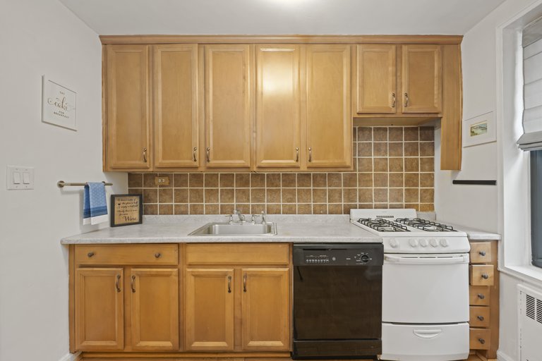 61 Oliver Street 2V Fort Hamilton Brooklyn NY 11209