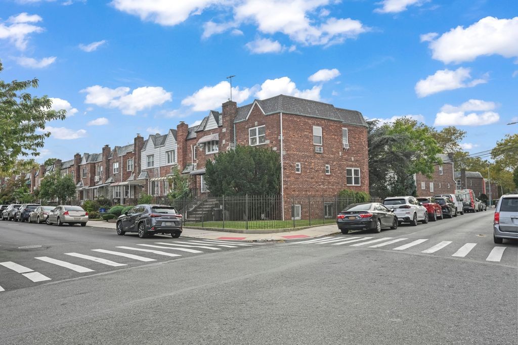 2136 East 28th Street Sheepshead Bay Brooklyn NY 11229