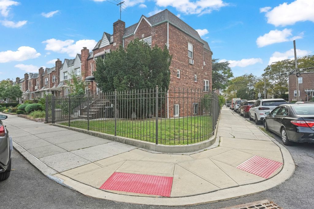 2136 East 28th Street Sheepshead Bay Brooklyn NY 11229