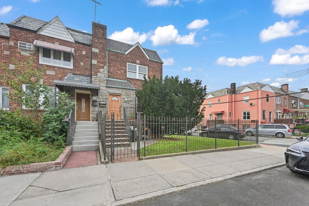 2136 East 28th Street Sheepshead Bay Brooklyn NY 11229