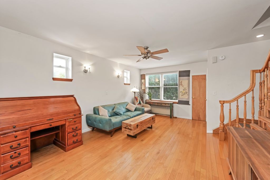 2136 East 28th Street Sheepshead Bay Brooklyn NY 11229