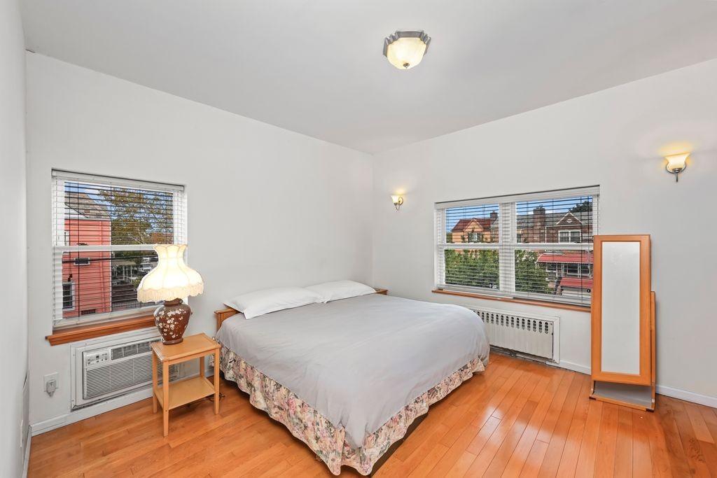 2136 East 28th Street Sheepshead Bay Brooklyn NY 11229