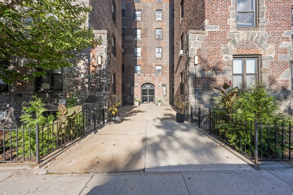 9524 Fort Hamilton Parkway 601 Fort Hamilton Brooklyn NY 11209