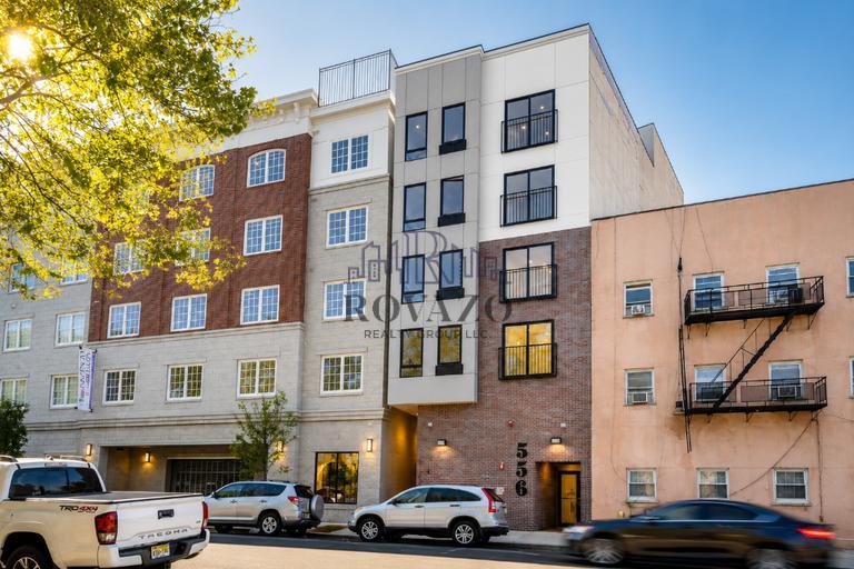 556 Market Street, #1B 1B