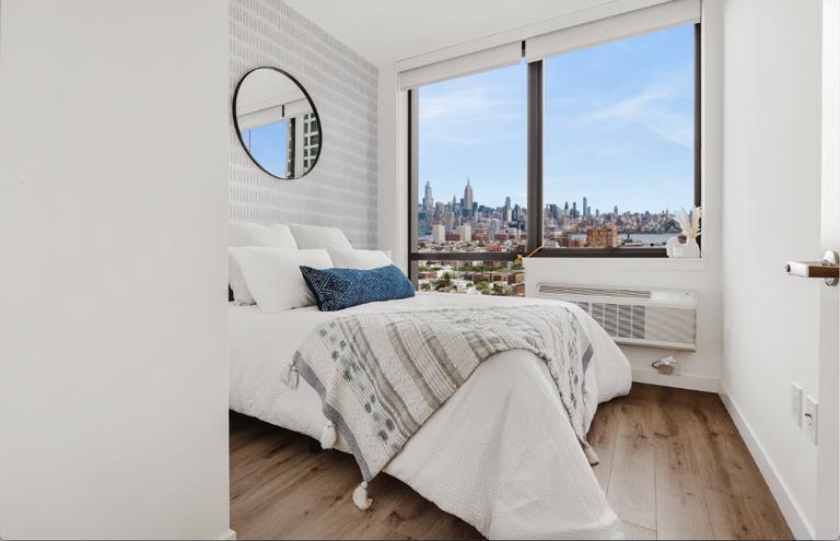 9 Homestead Place, Jersey City, NJ - 4,600 USD/ month