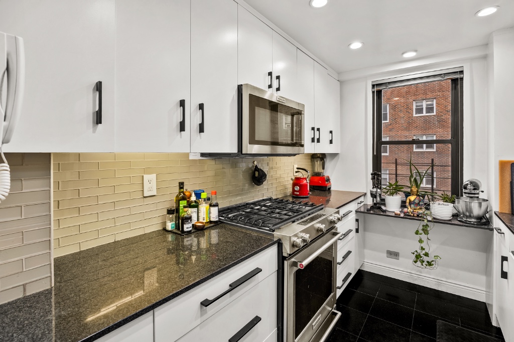 175 East 74th Street 12C Upper East Side New York NY 10021