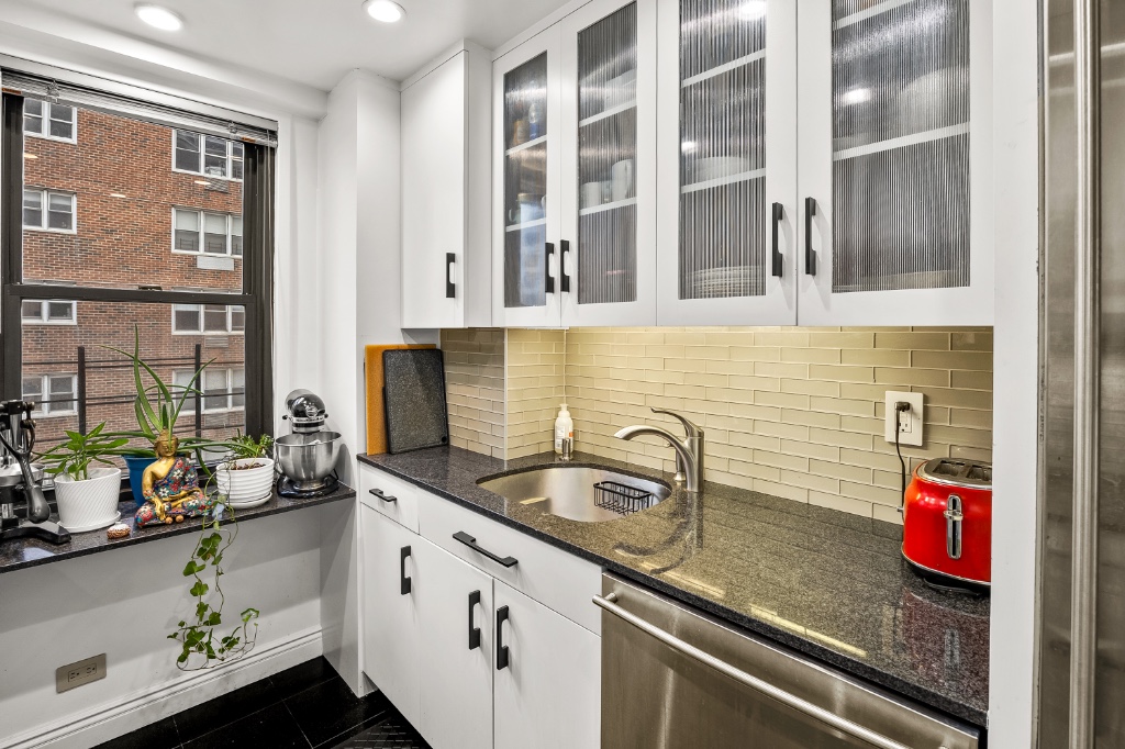 175 East 74th Street 12C Upper East Side New York NY 10021