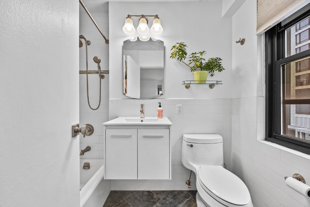 175 East 74th Street 12C Upper East Side New York NY 10021