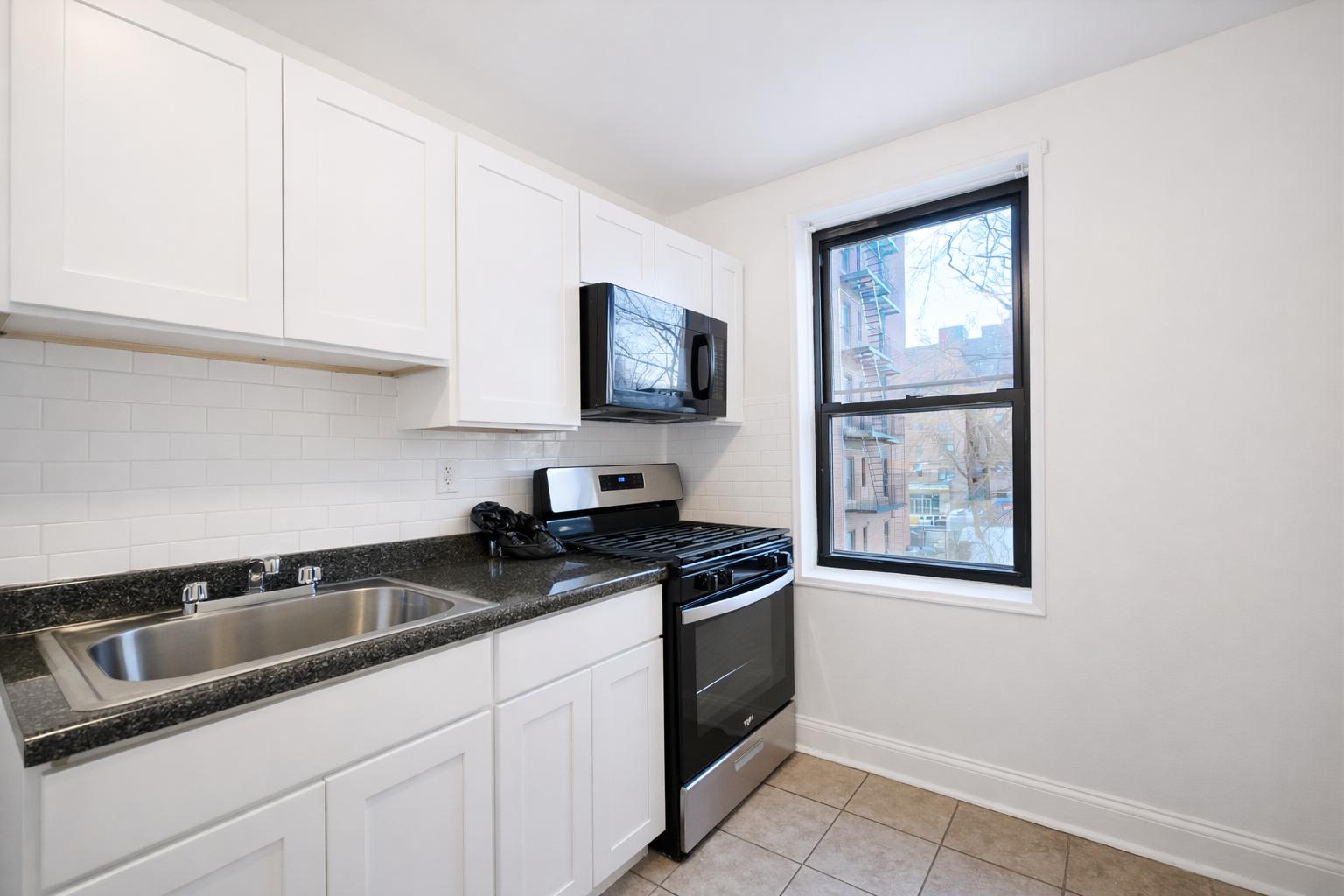 525-527 Riverdale Avenue #3G, YONKERS, NY 10705 | 95907