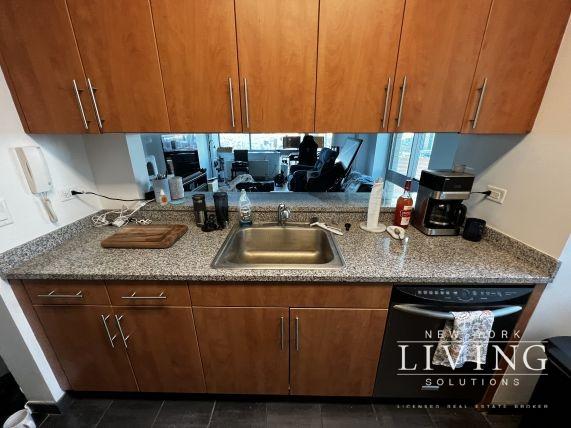 2 Gold Street, #4710