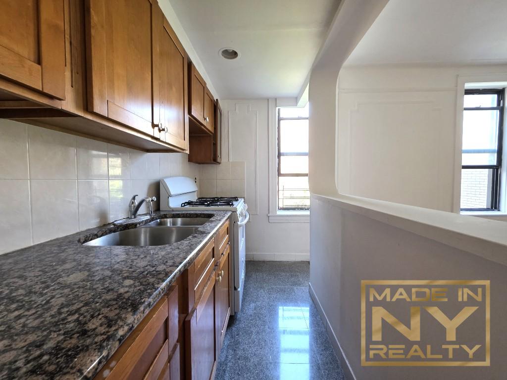 36-20 168th Street Murray Hill Queens NY 11358