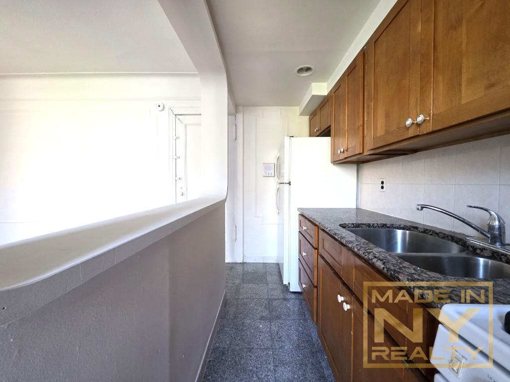 36-20 168th Street Murray Hill Queens NY 11358