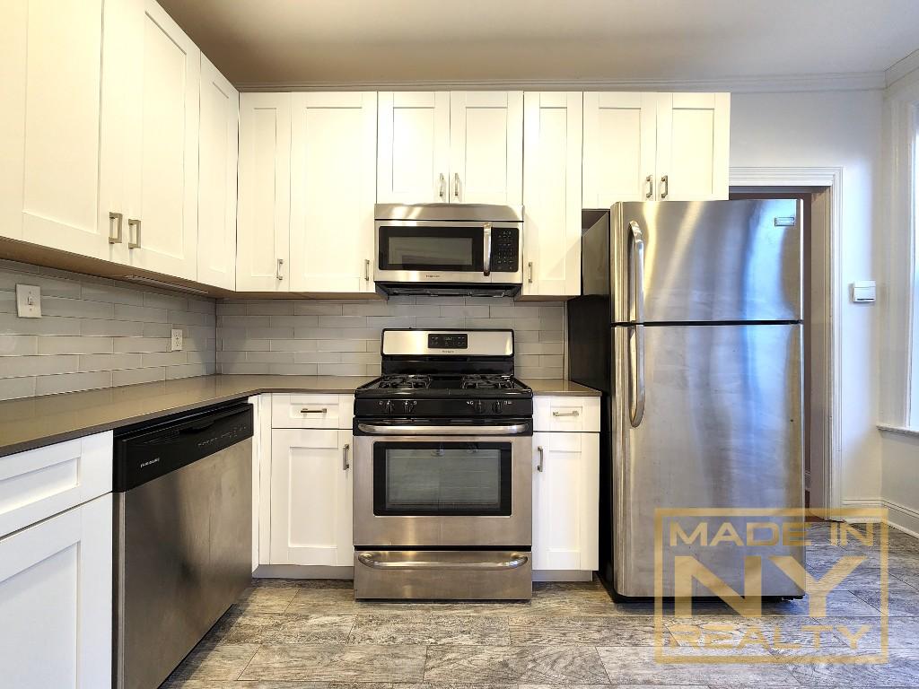 25-21 31st Avenue Astoria Queens NY 11106