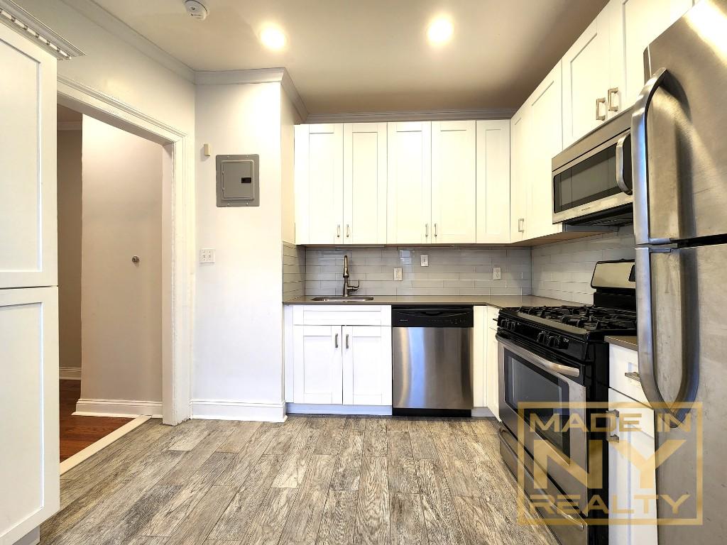25-21 31st Avenue Astoria Queens NY 11106