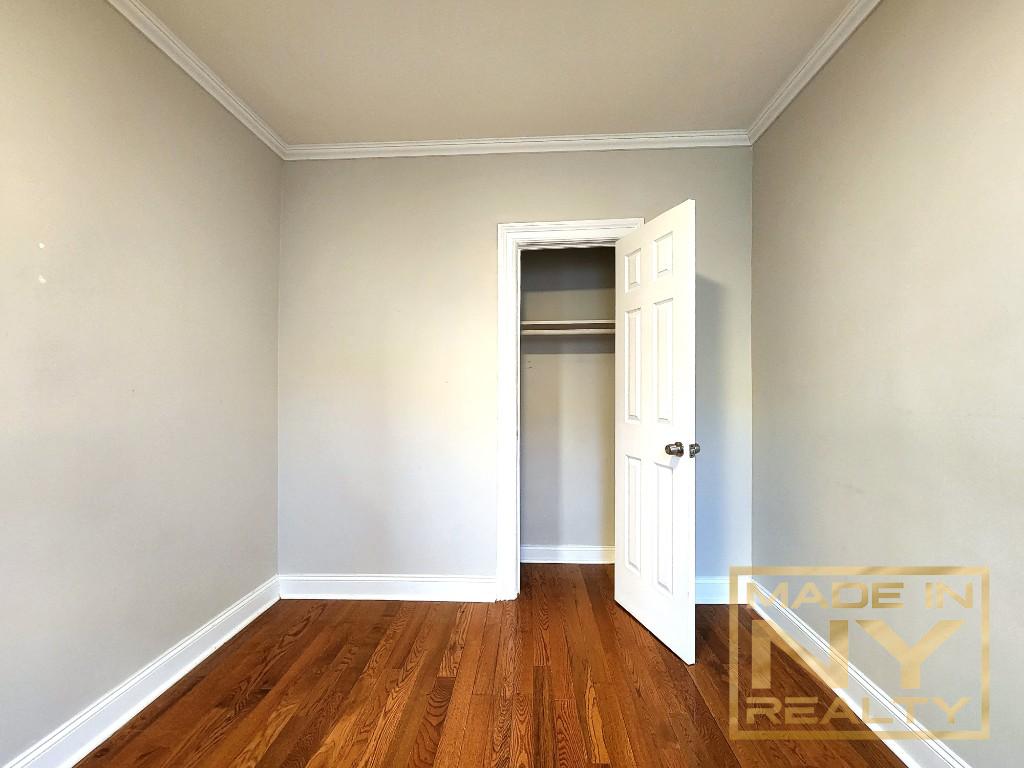 25-21 31st Avenue Astoria Queens NY 11106