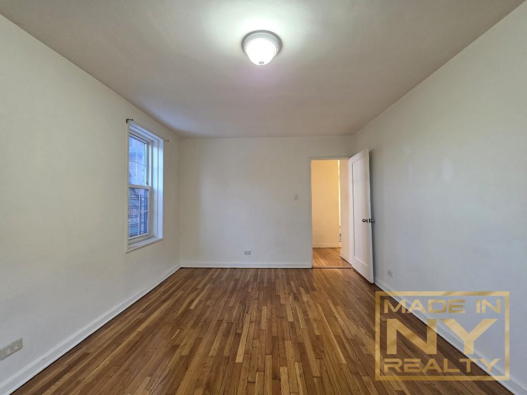 140-18 Burden Crescent 2O8 Briarwood Queens NY 11435