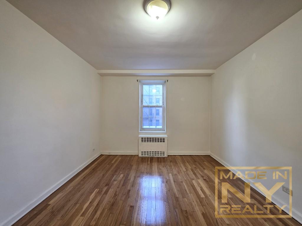 140-18 Burden Crescent 2O8 Briarwood Queens NY 11435