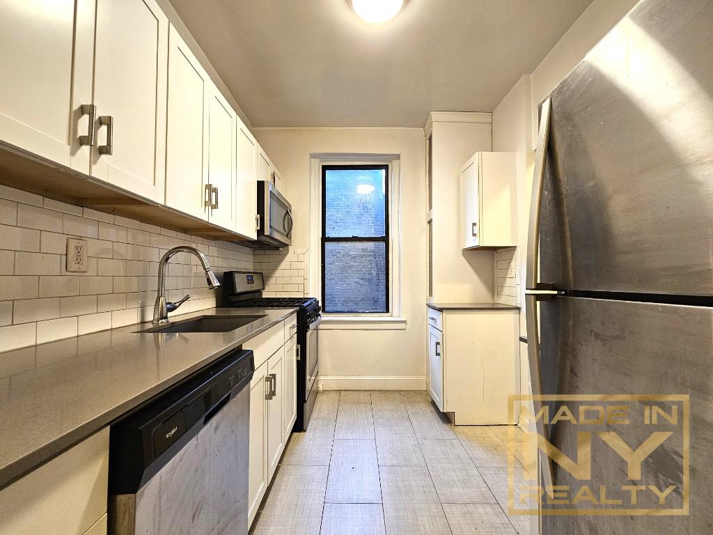 25-74 33rd Street 2A Astoria Queens NY 11102