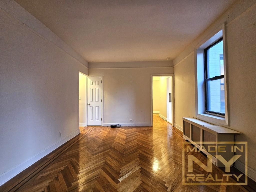 25-74 33rd Street 2A Astoria Queens NY 11102