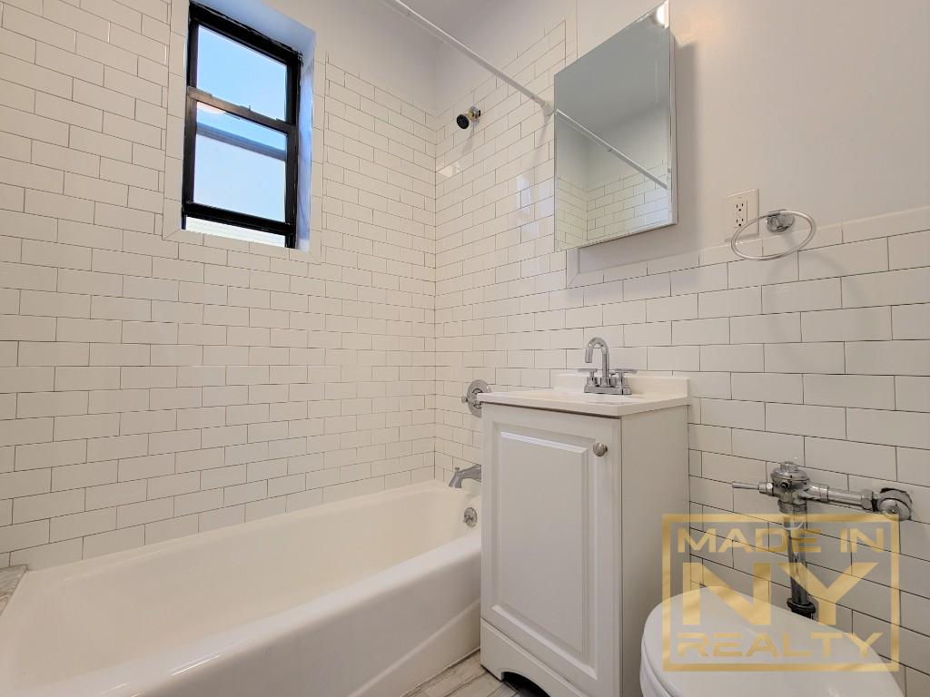 25-74 33rd Street 5J Astoria Queens NY 11102